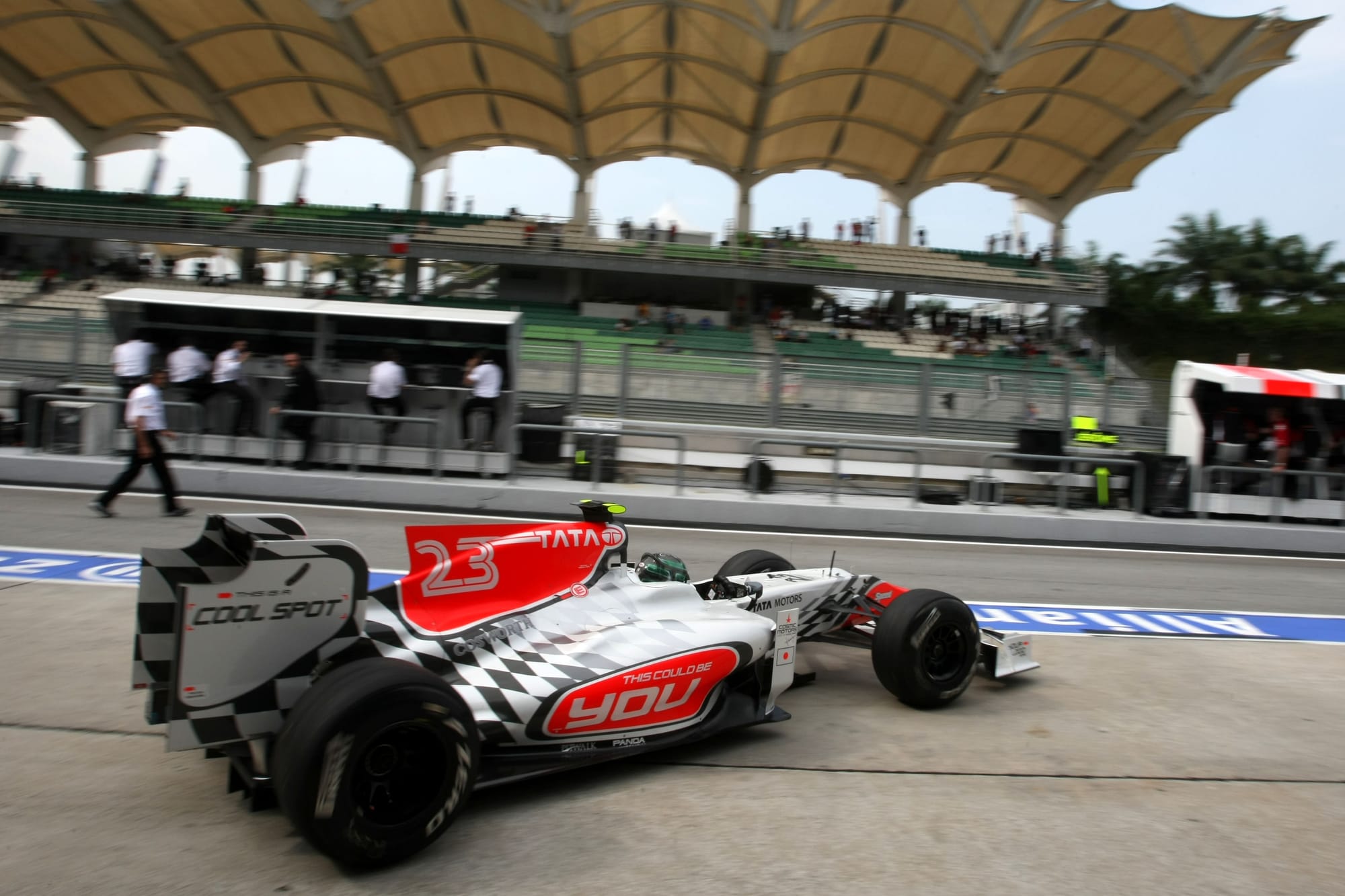 Tonio Liuzzi HRT F1 2011